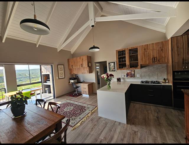 2 BEDROOM HOUSE FOR SALE IN OUTENIQUASBOSCH